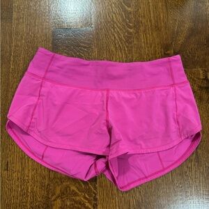 Lulu shorts 2.5 in